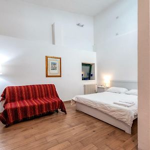 Studio met een King Size Bed